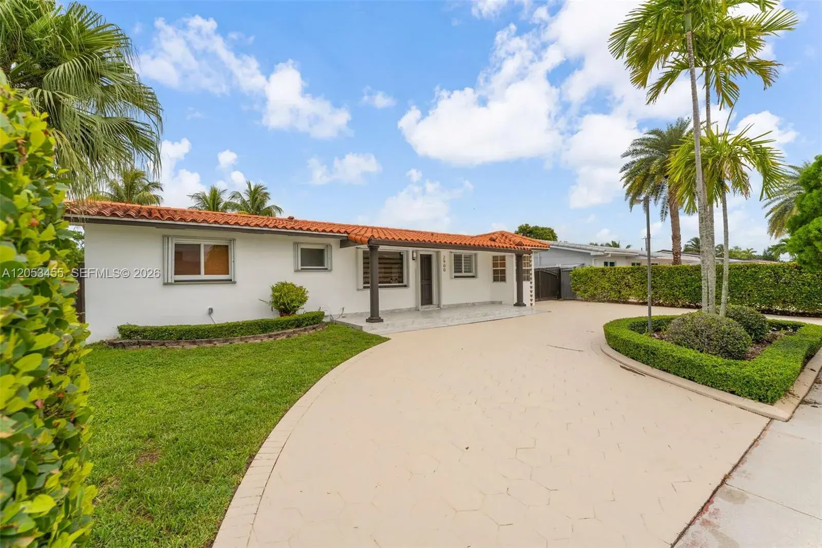 3 bedroom 2 bath Residential for sale at 2900 SW 98th Ave, Miami FL 33165