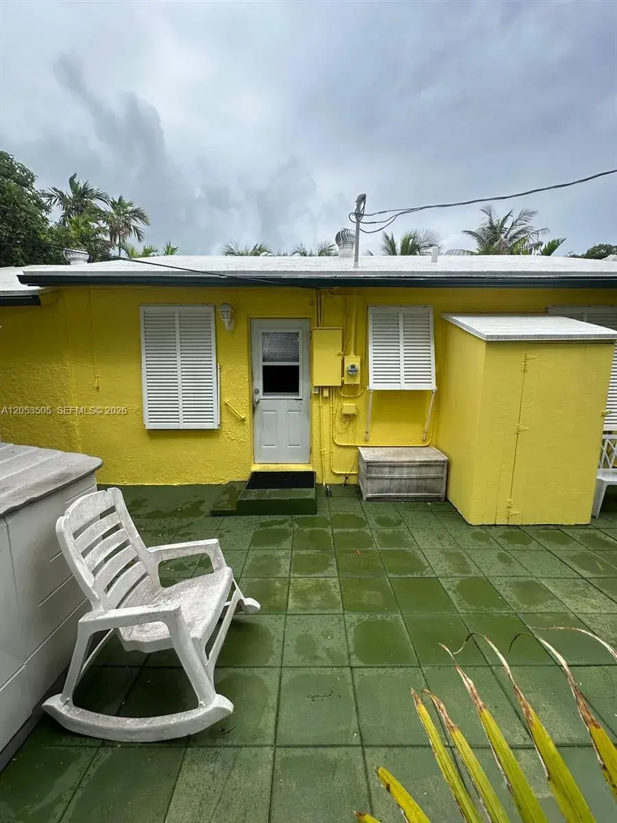 2 Kenmore Ln, Boynton Beach FL 33435