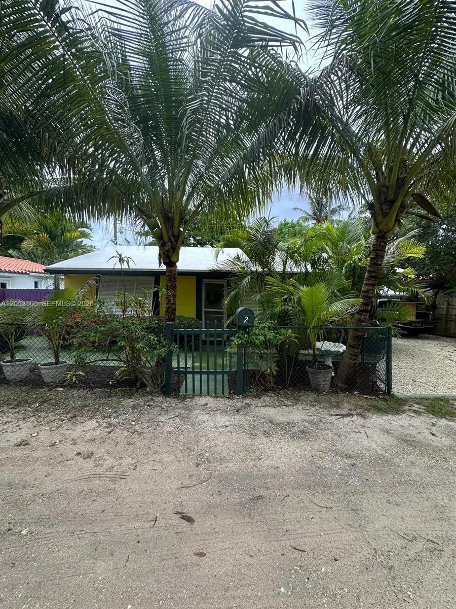 2 Kenmore Ln, Boynton Beach FL 33435