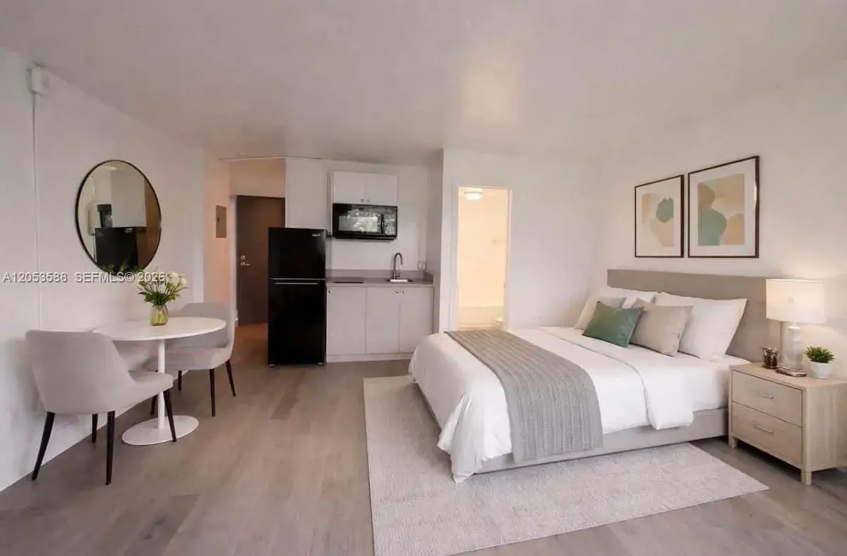 143 SW 9th St # 203, Miami FL 33130