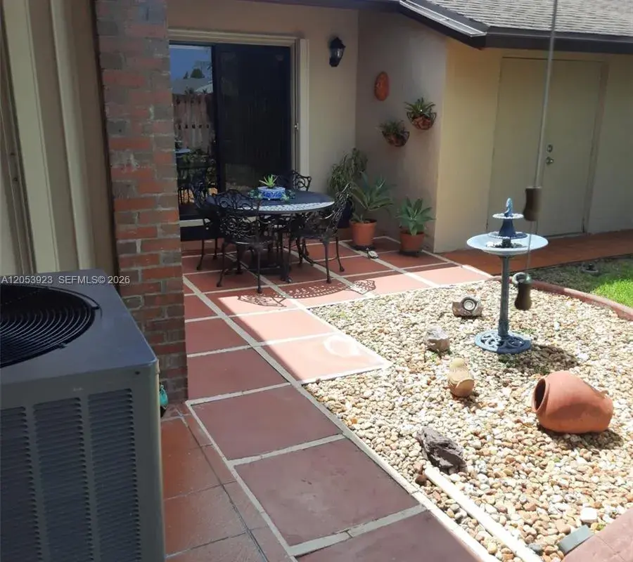 1325 NW 28 St # 1, Miami FL 33142