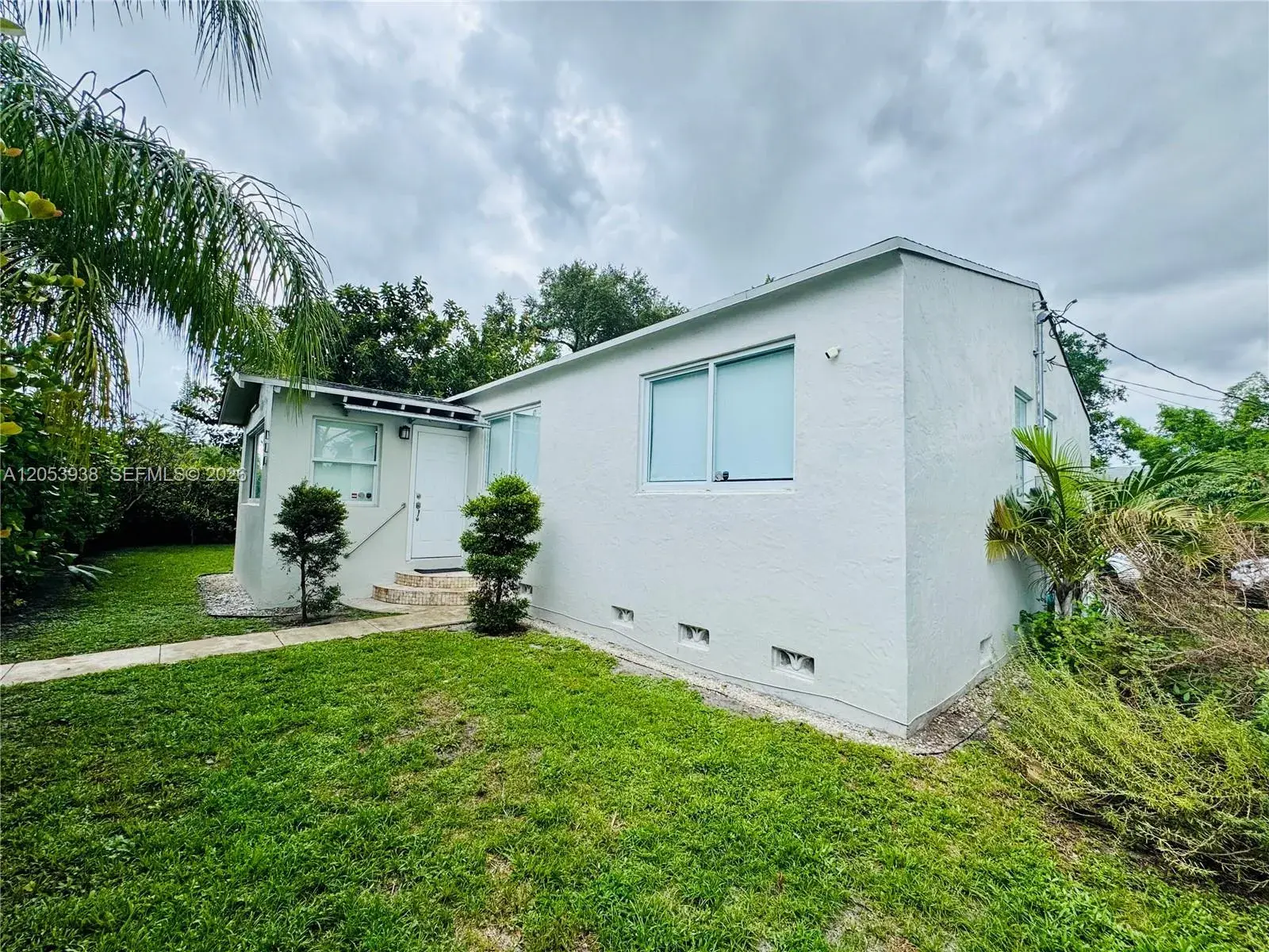3 bedroom 2 bath Residential Lease for rent at 920 N 26th Ave # 0, Hollywood FL 33020