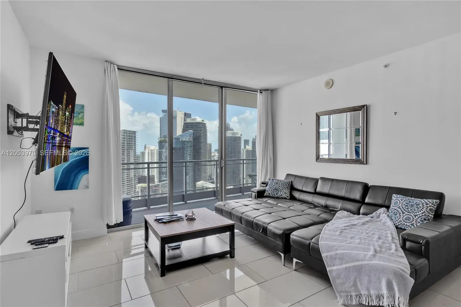 90 SW 3rd St # 4403, Miami FL 33130