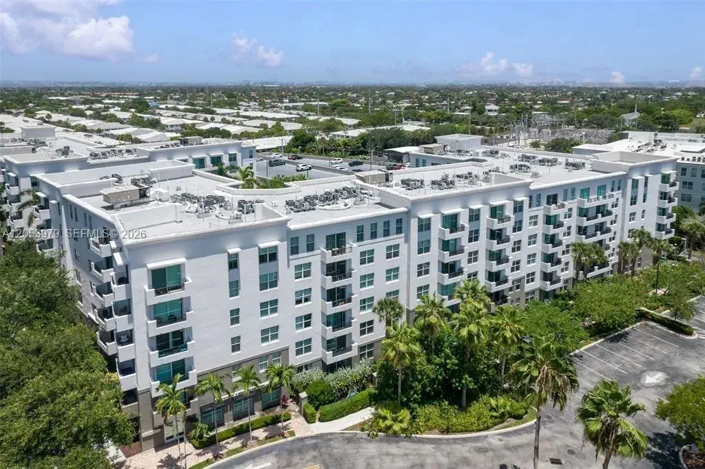 1 bedroom 1 bath Residential for sale at 2421 NE 65th St # 217, Fort Lauderdale FL 33308