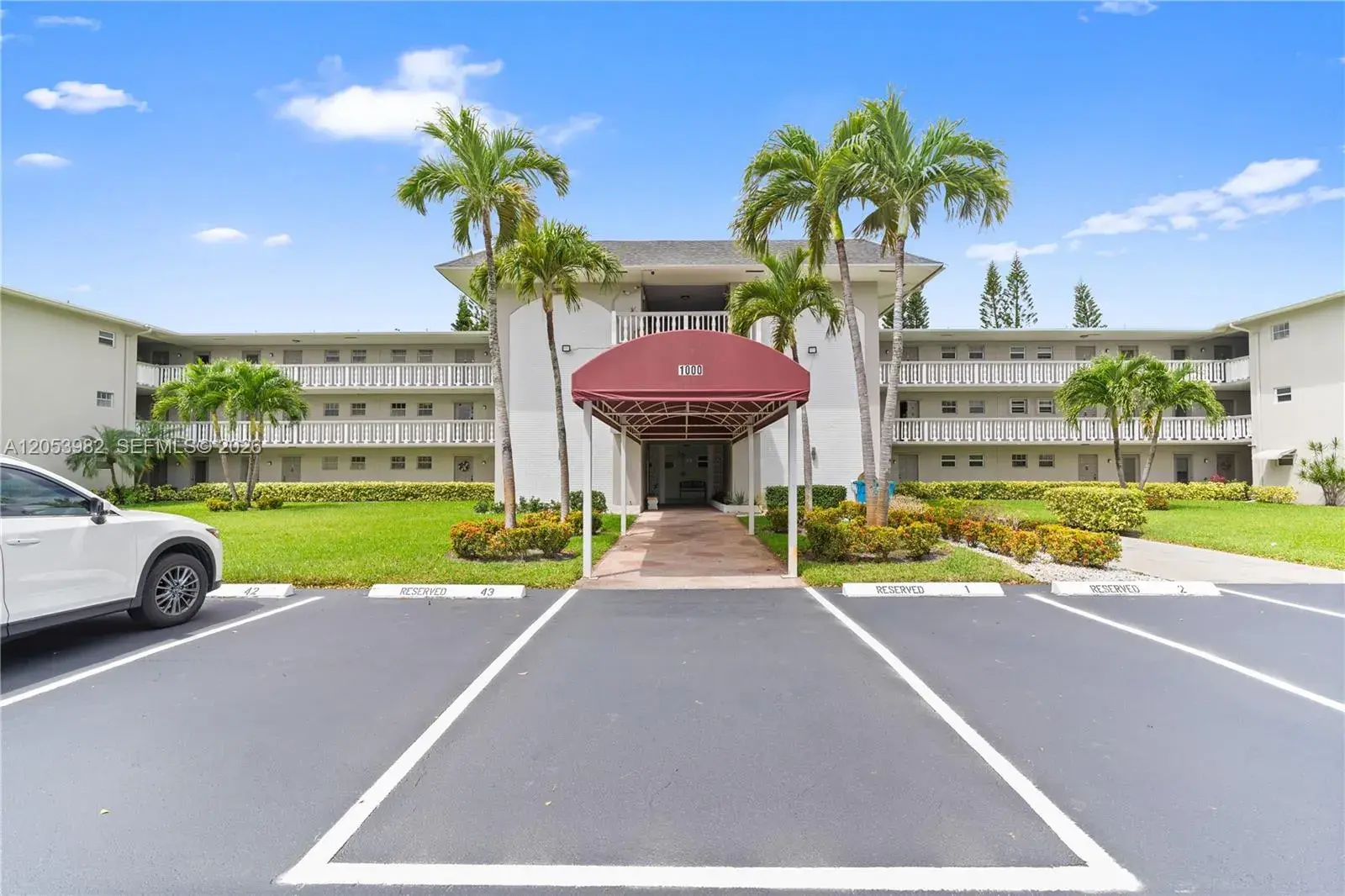 1000 Hillcrest Ct # 214, Hollywood FL 33021