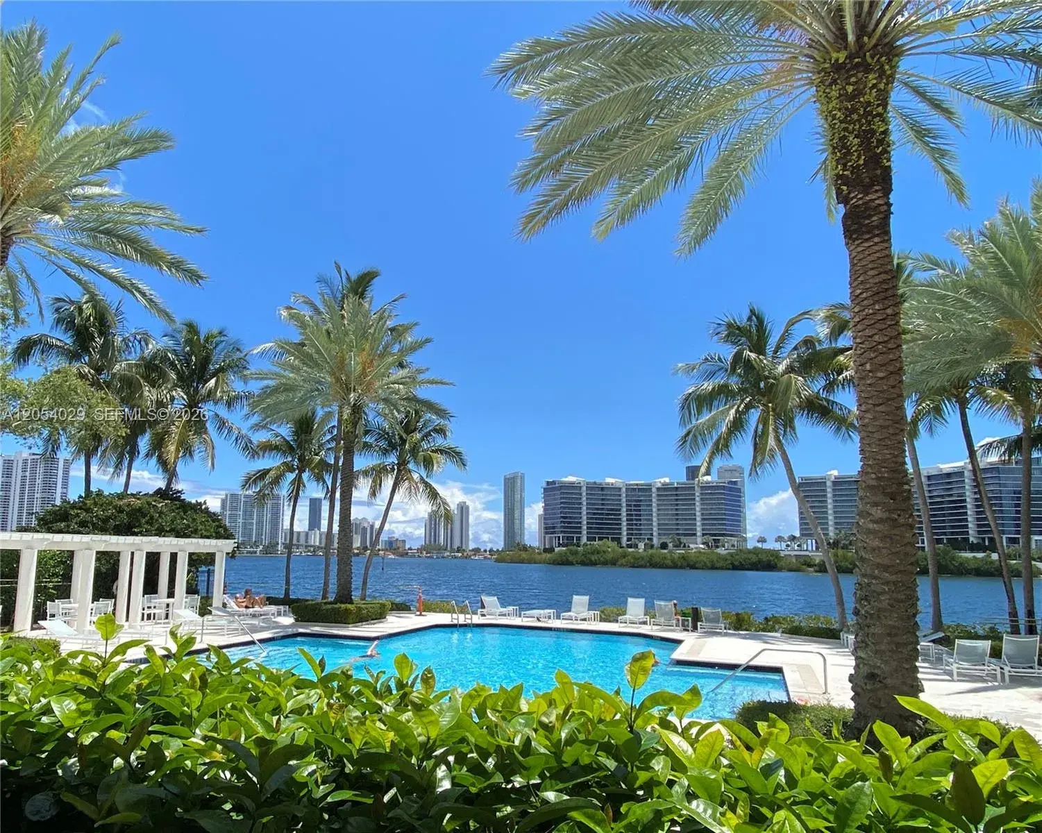 2 bedroom 2 bath Residential Lease for rent at 3165 NE 184th St # 6205, Aventura FL 33160