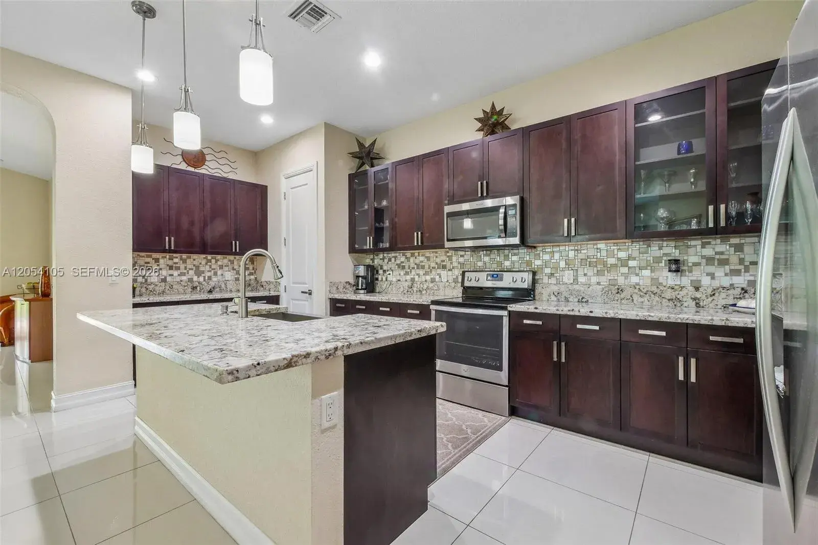 1053 SW 113th Way, Pembroke Pines FL 33025