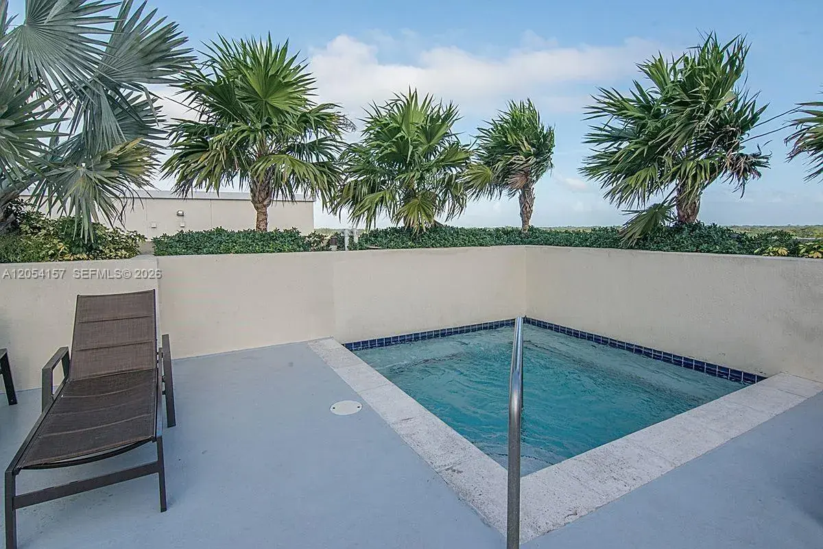 7280 SW 89th St # D502, Miami FL 33156