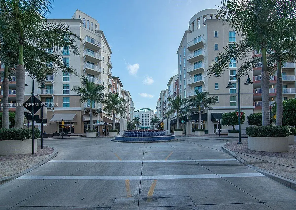 7280 SW 89th St # D502, Miami FL 33156