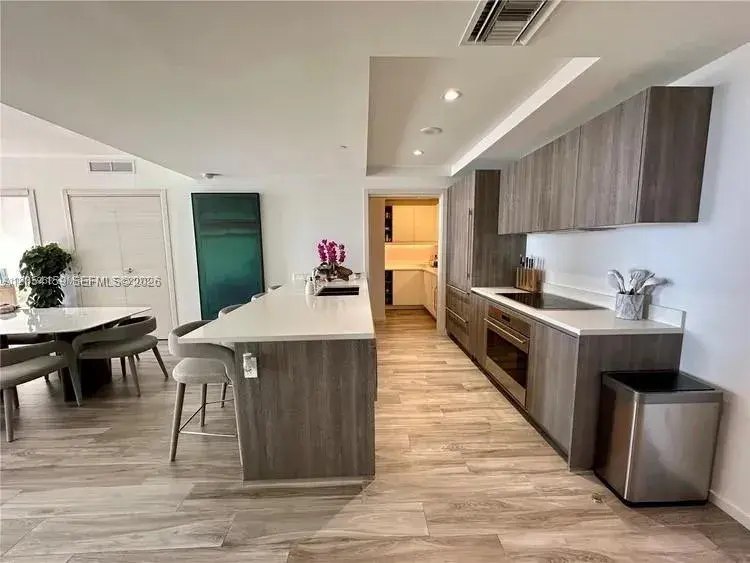 2 bedroom 2 bath Residential Lease for rent at 801 S Miami Ave # 3810, Miami FL 33131