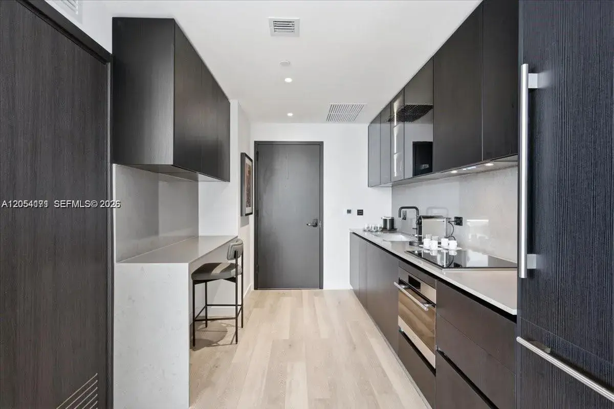 20 NE 11th St # A, Miami FL 33132