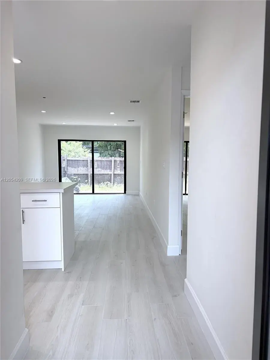 3809 SW 82nd Ave # 20, Miami FL 33155