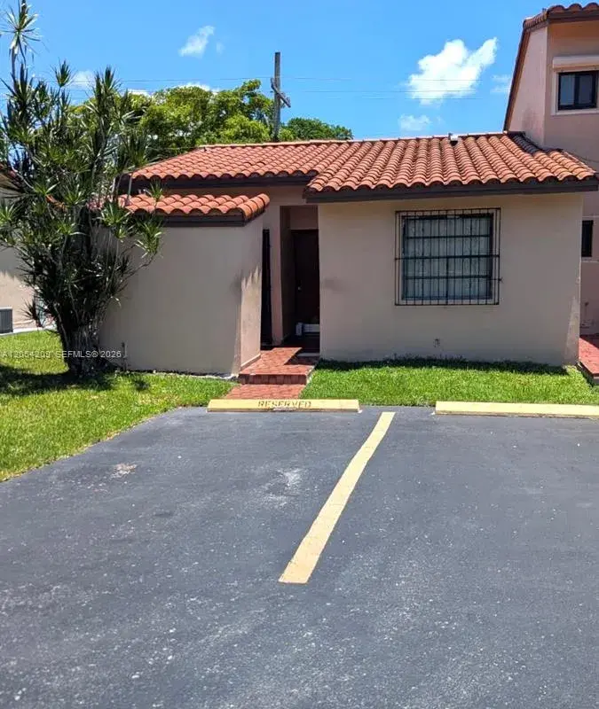 3809 SW 82nd Ave # 20, Miami FL 33155