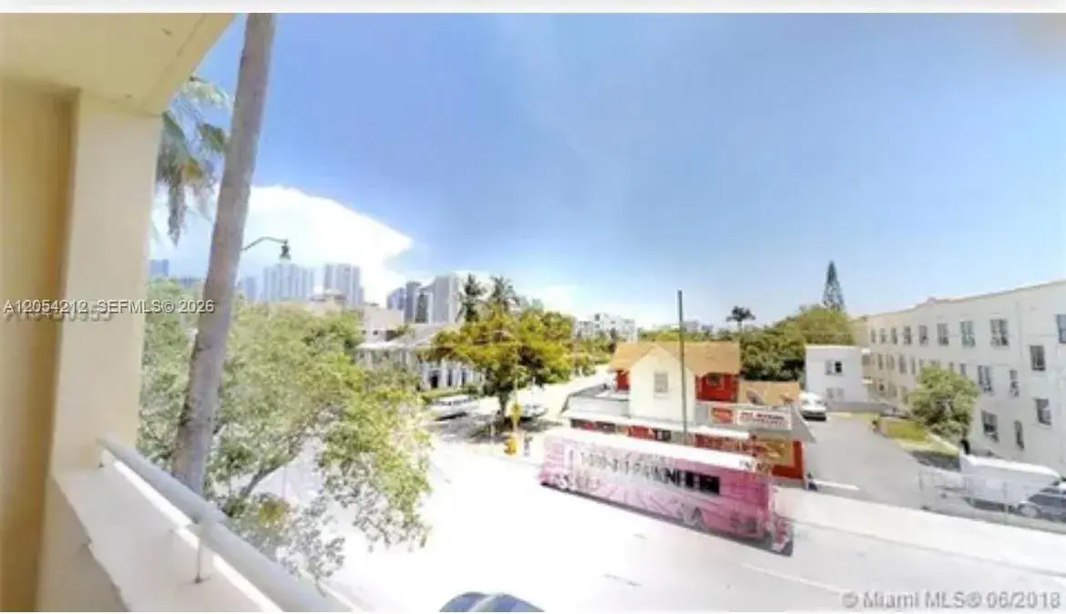 501 SW 1st St # 311, Miami FL 33130