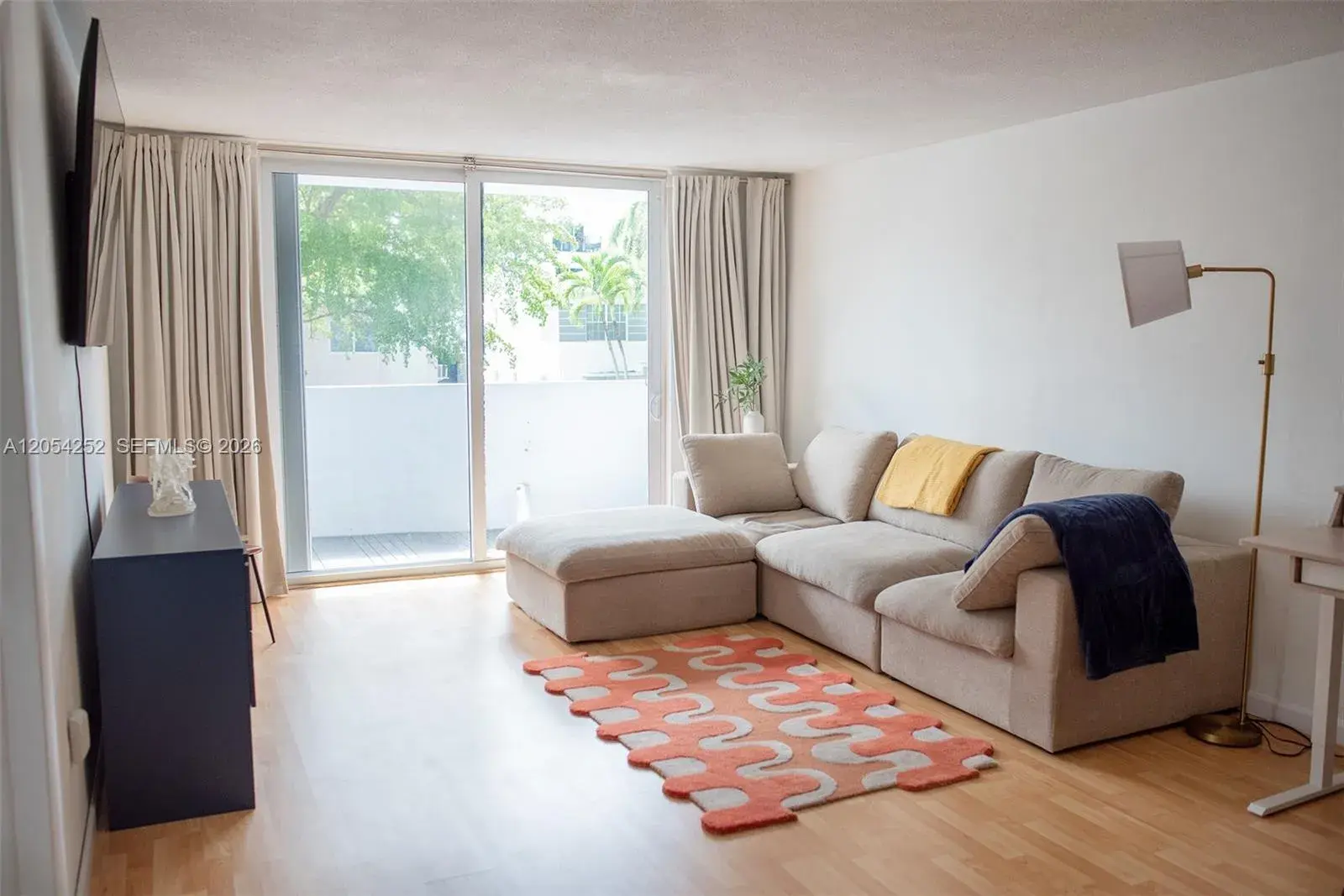 1045 10th St # 204, Miami Beach FL 33139