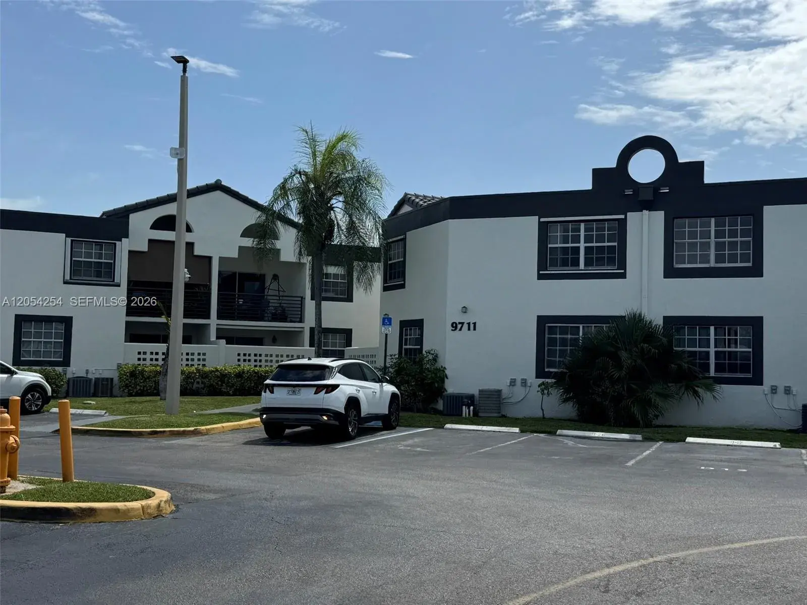9711 Fontainebleau Blvd # D106, Miami FL 33172