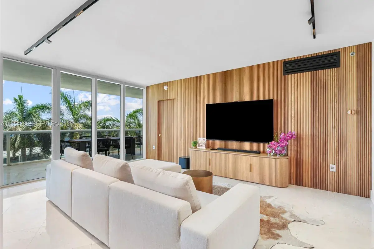 400 Alton Rd # 808, Miami Beach FL 33139