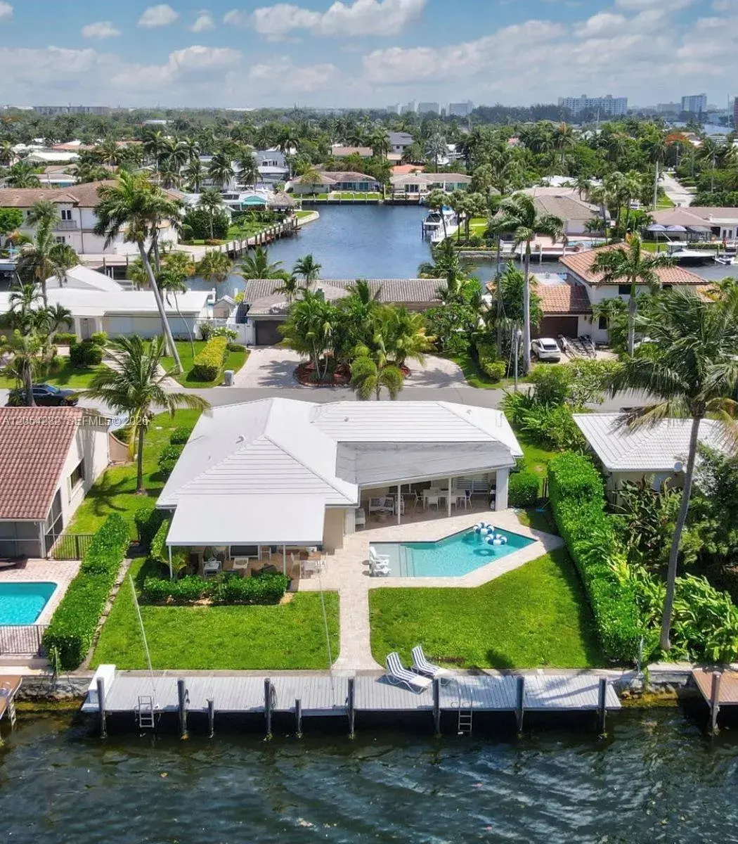2762 NE 3rd St, Pompano Beach FL 33062
