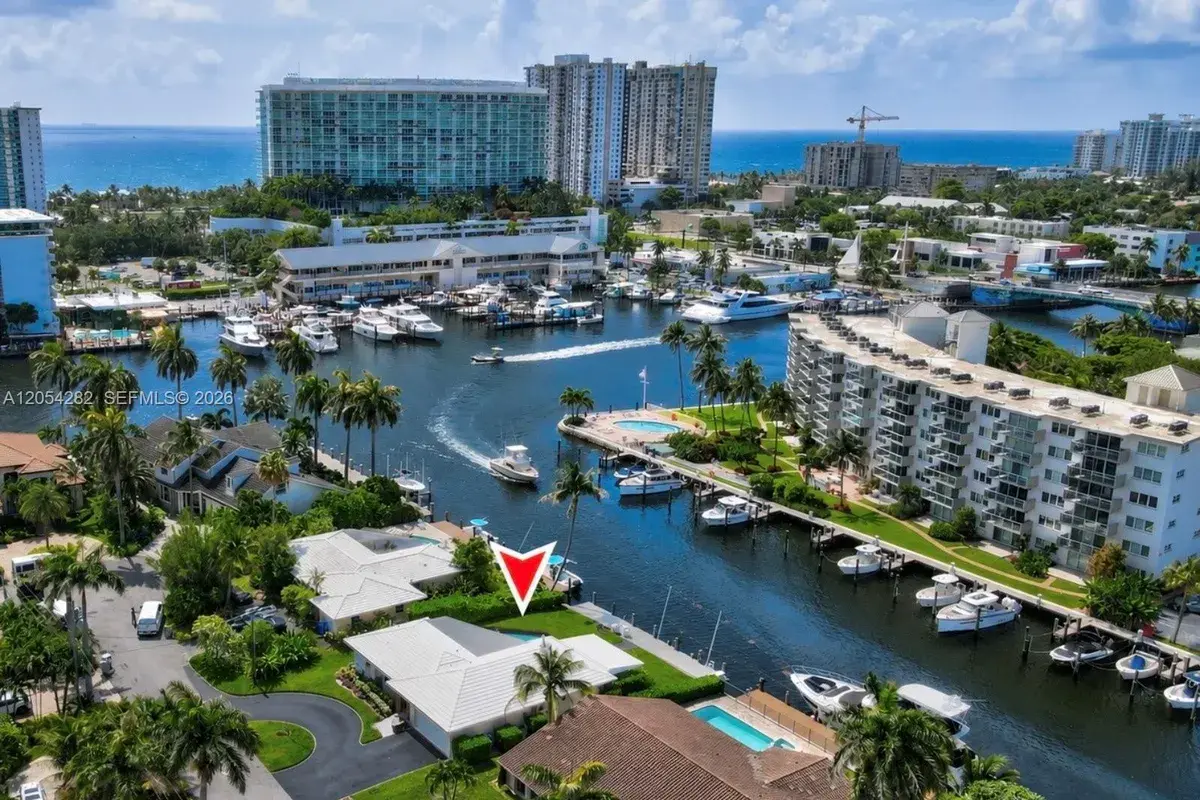 2762 NE 3rd St, Pompano Beach FL 33062