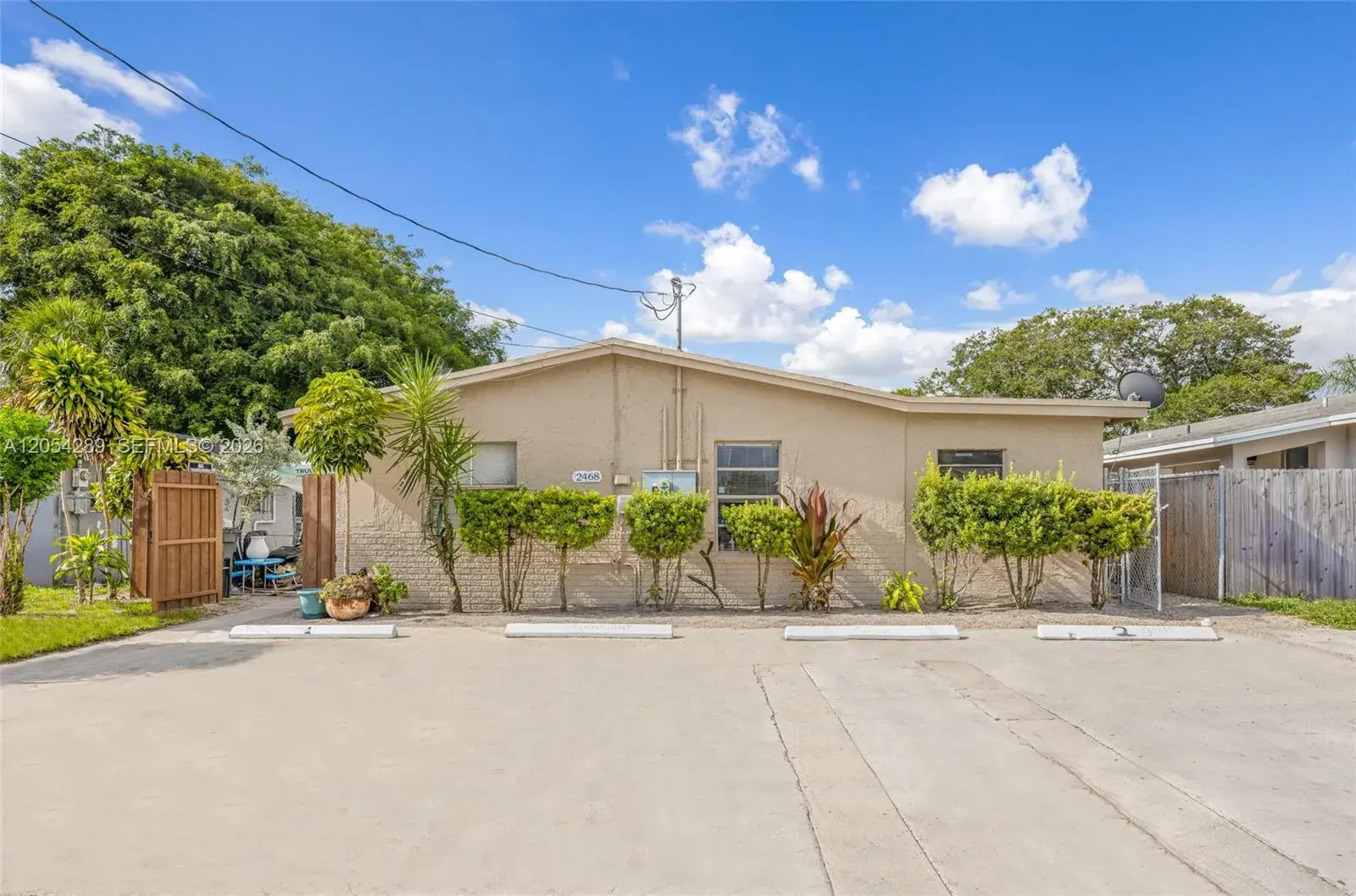 3 bedroom 1 bath Residential Lease for rent at 2468 NW 21st St # 2, Fort Lauderdale FL 33311