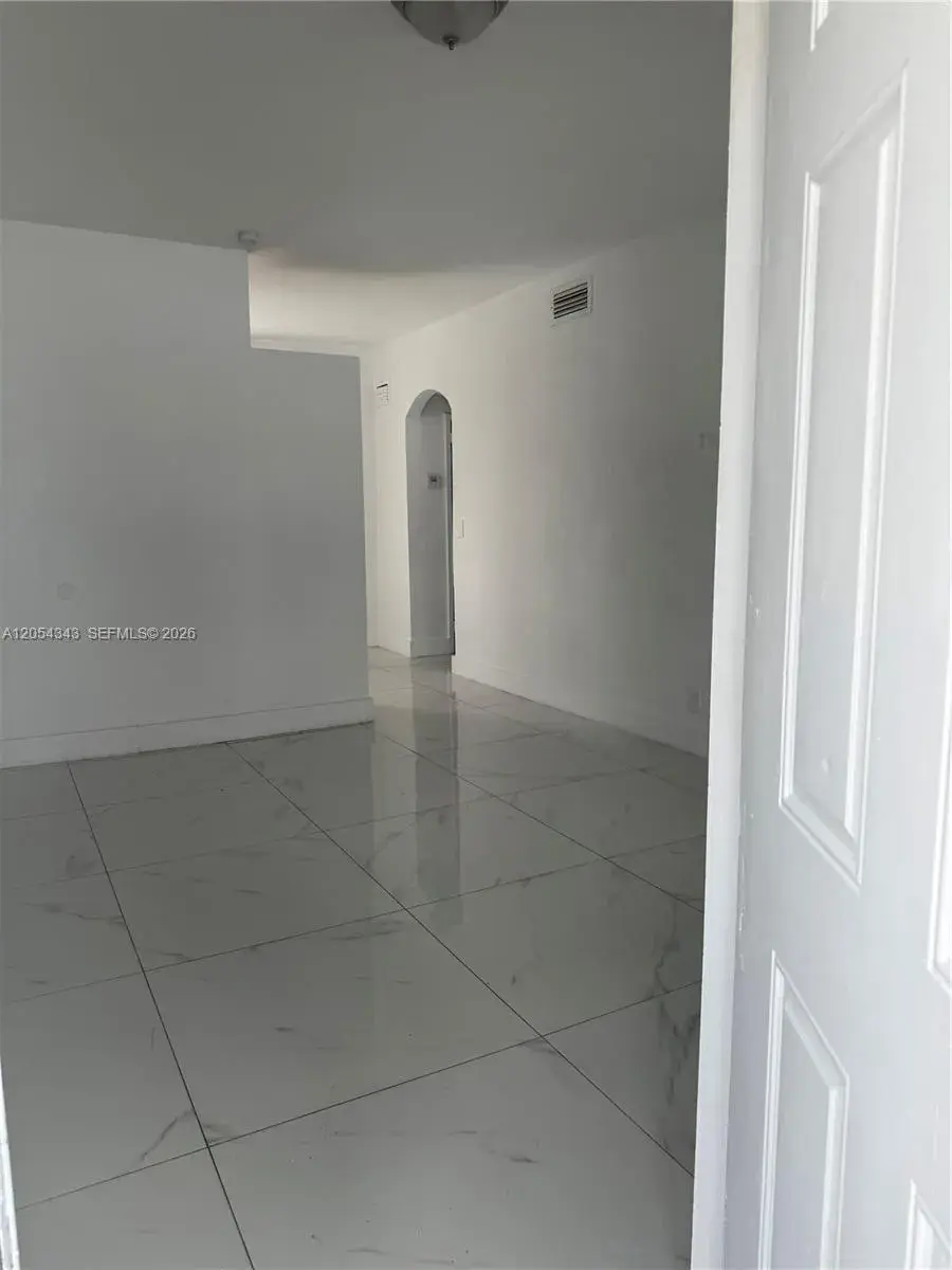 5600 SW 112 ave # 0, Miami FL 33173