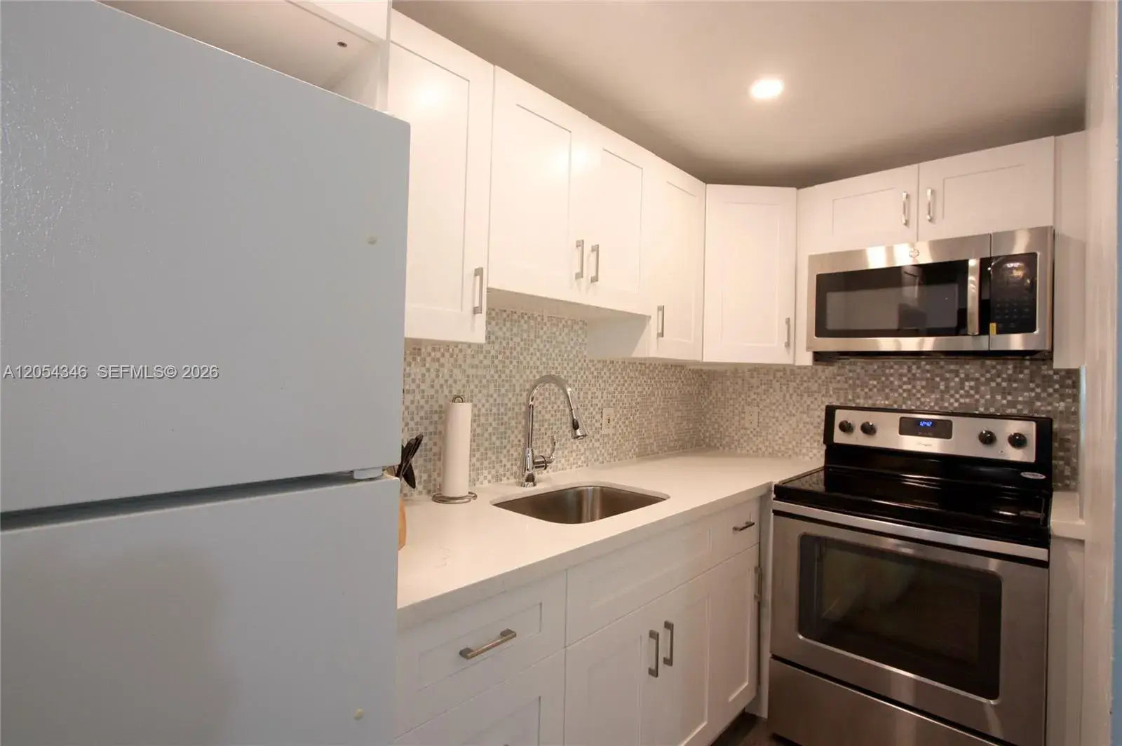 1 bedroom 1 bath Residential Lease for rent at 1525 Pennsylvania Ave # 19, Miami Beach FL 33139