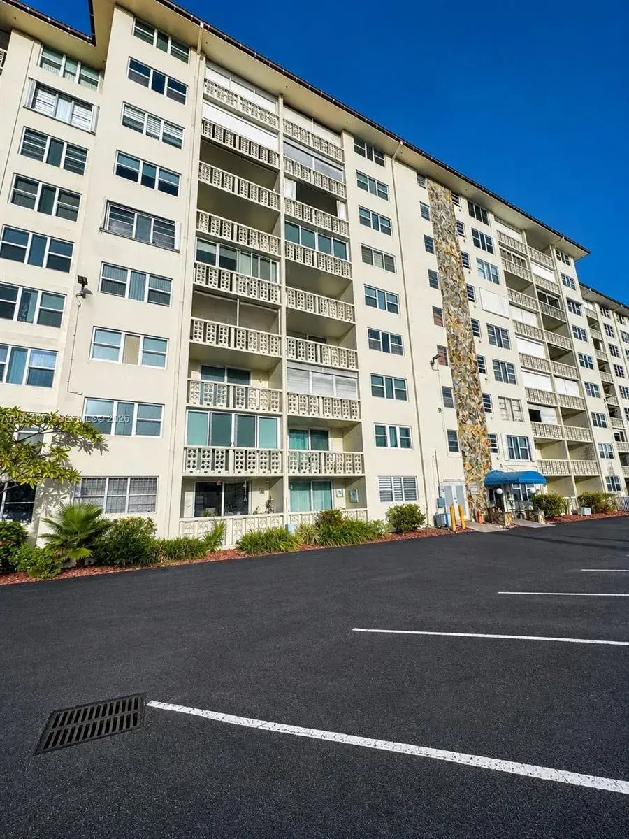1893 S Ocean Dr # 212, Hallandale Beach FL 33009