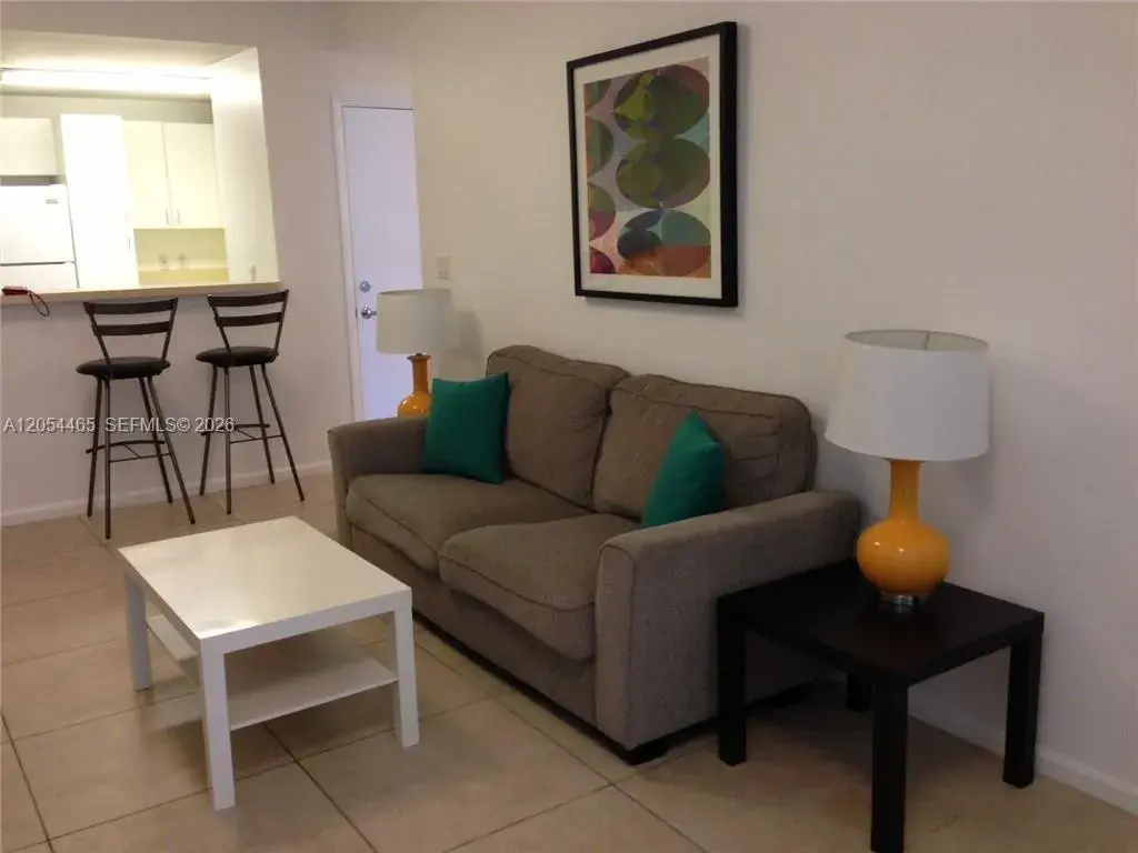 185 SE 14 TER # 2012, Miami FL 33131