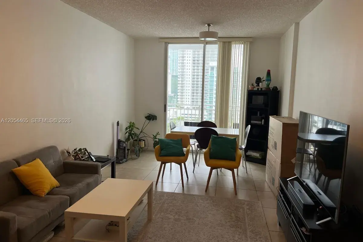 185 SE 14 TER # 2012, Miami FL 33131