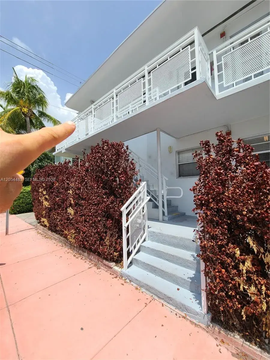 901 10th St # 8, Miami Beach FL 33139