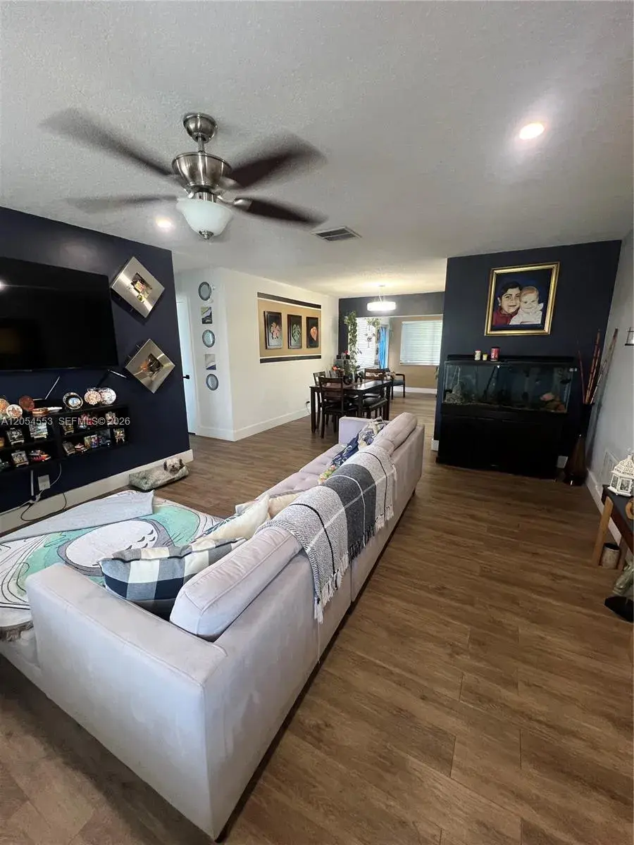 4108 NW 47th Ct, Tamarac FL 33319