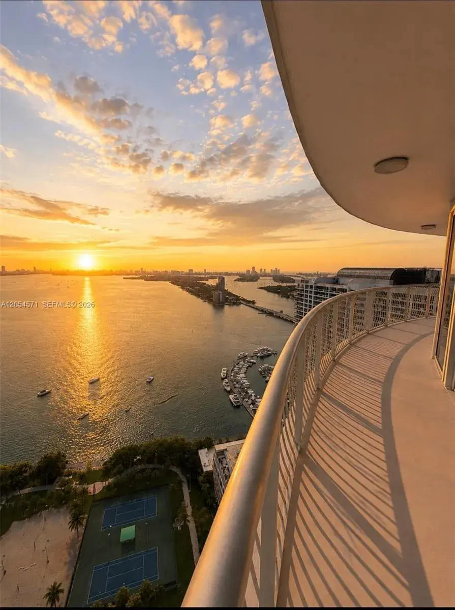 2 bedroom 2 bath Residential for sale at 1750 N Bayshore Dr # 4201, Miami FL 33132