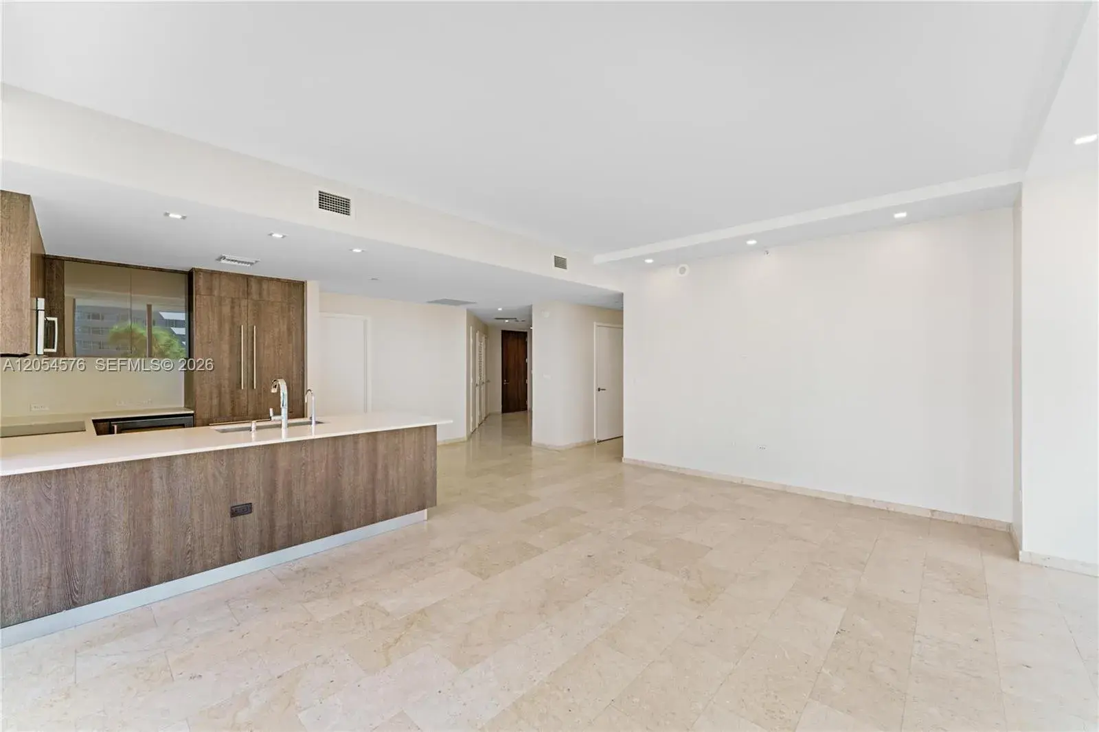 88 SW 7th St # 712, Miami FL 33130