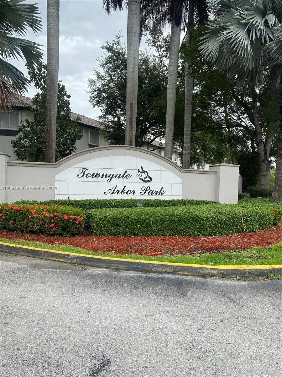1928 SE 23rd Ave, Homestead FL 33035