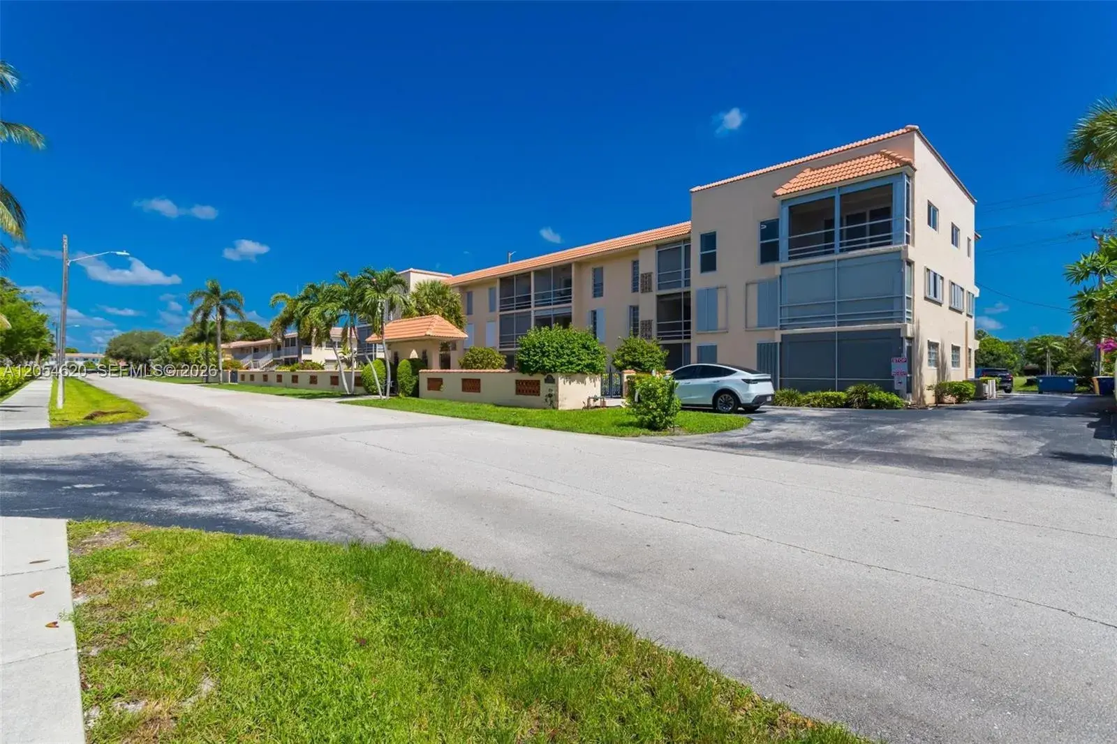 331 SW 8th St # 3F, Boca Raton FL 33432