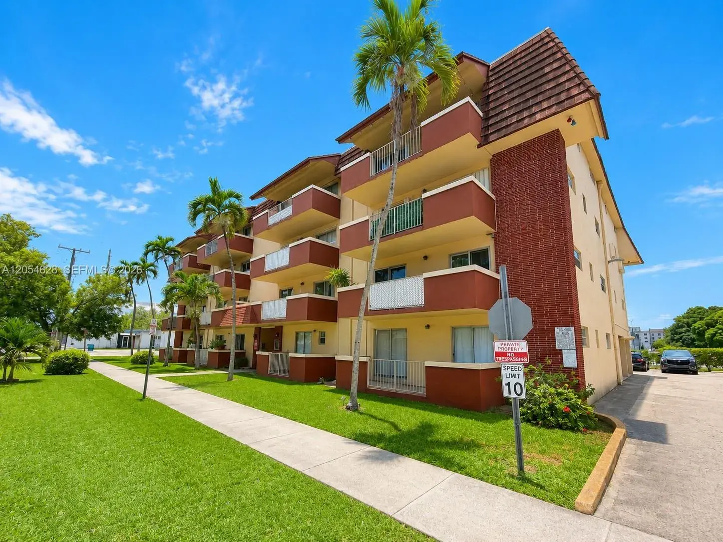 680 Miller Dr # W405, Miami Springs FL 33166