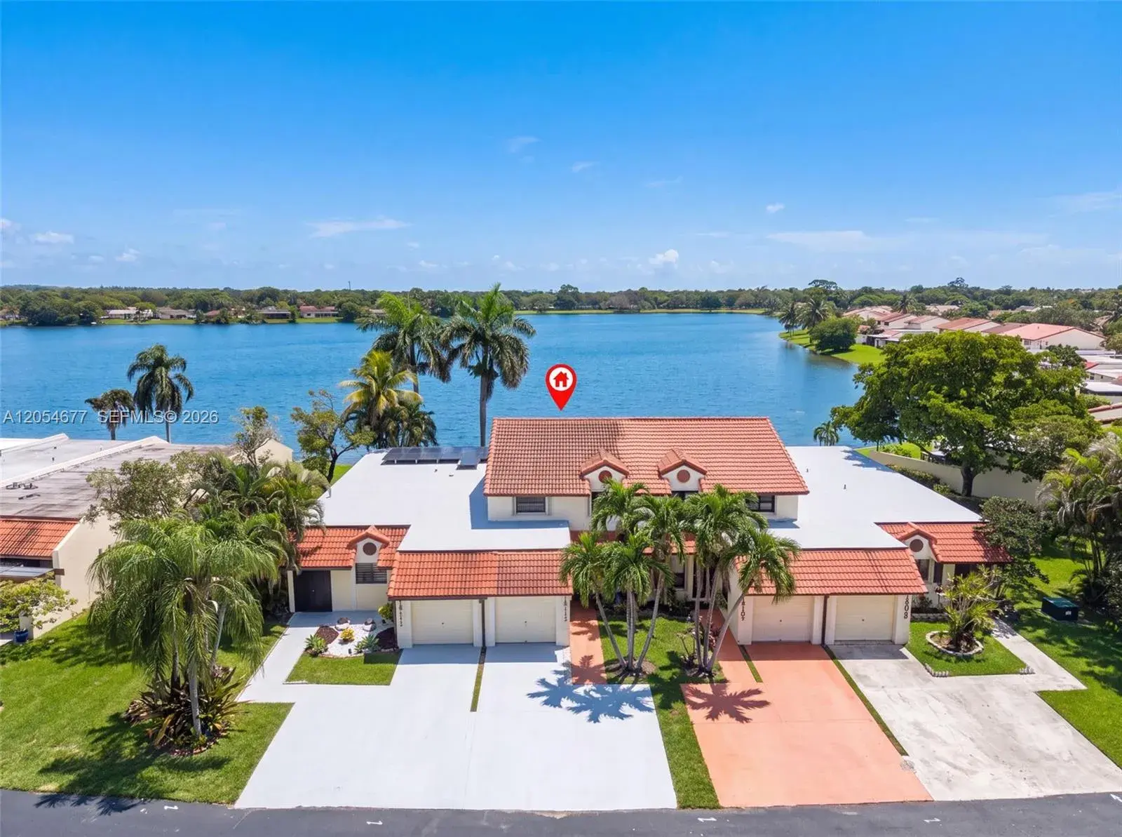 19113 NW 64th Ct, Hialeah FL 33015