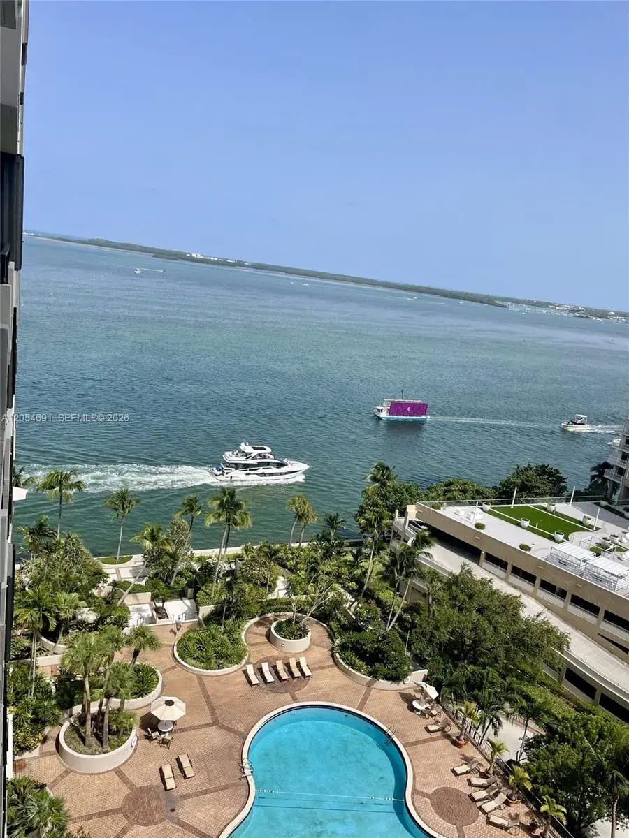 1 bedroom 1 bath Residential Lease for rent at 520 Brickell Key Dr # A1512, Miami FL 33131