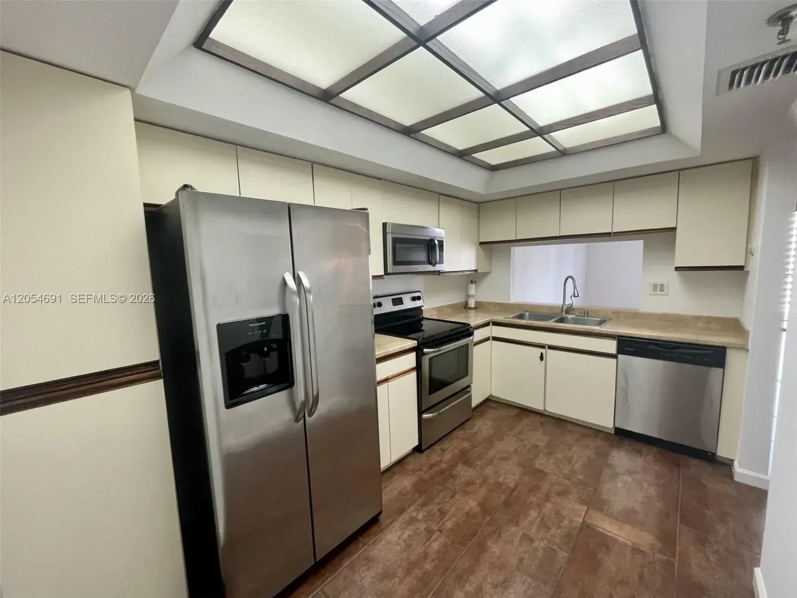 520 Brickell Key Dr # A1512, Miami FL 33131