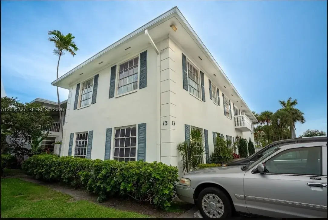 2 bedroom 1 bath Residential for sale at 2201 NE 66th St # 1302, Fort Lauderdale FL 33308