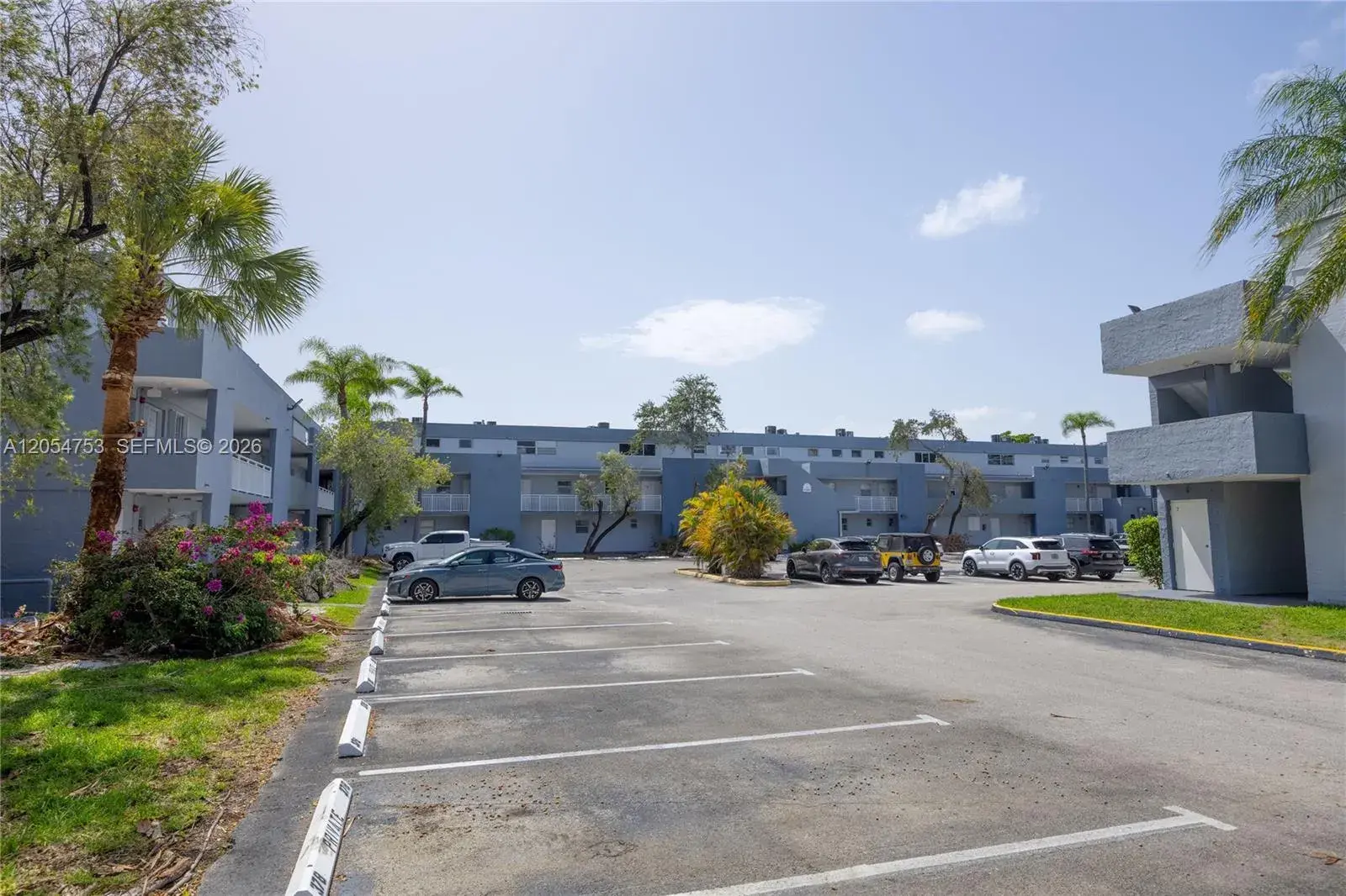 9365 Fontainebleau Blvd # E205, Miami FL 33172