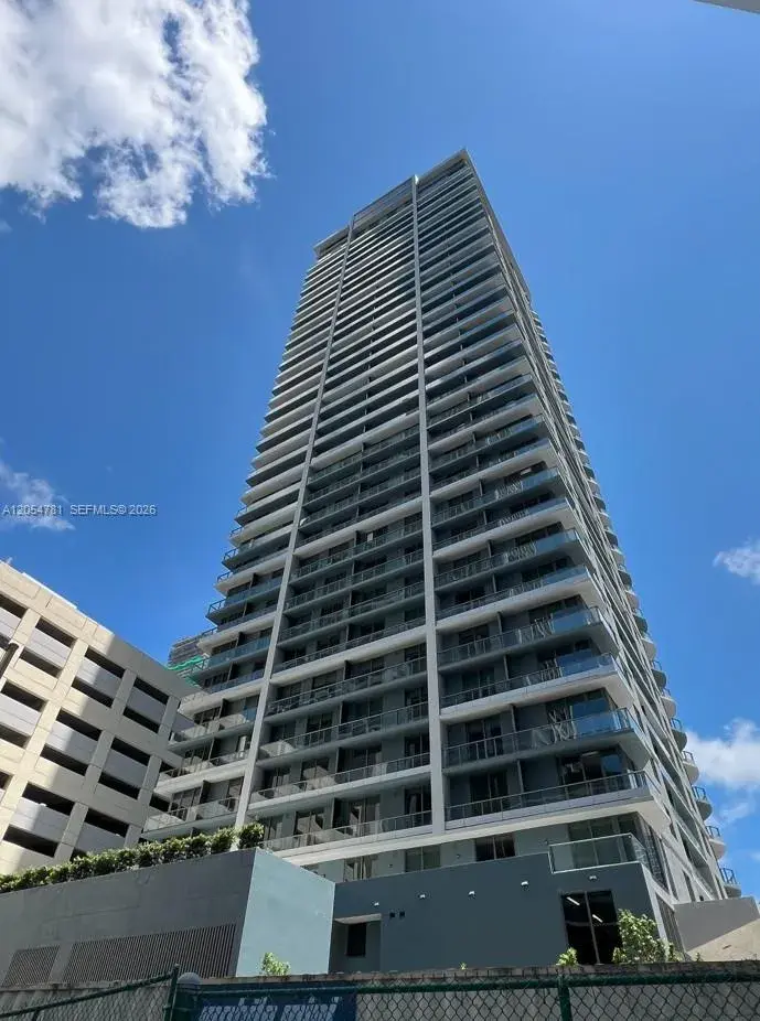 1 bedroom 2 bath Residential for sale at 121 NE 5th St # 3710, Miami FL 33132