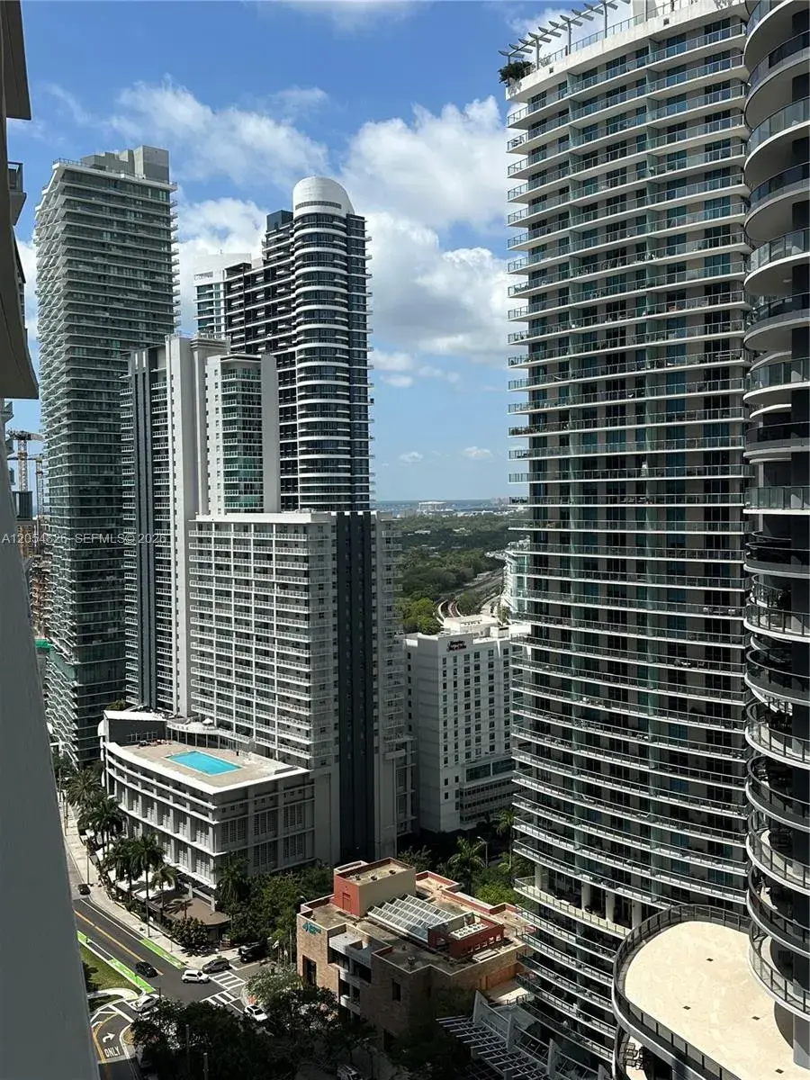2 bedroom 2 bath Residential Lease for rent at 1010 Brickell Ave # 2707, Miami FL 33131