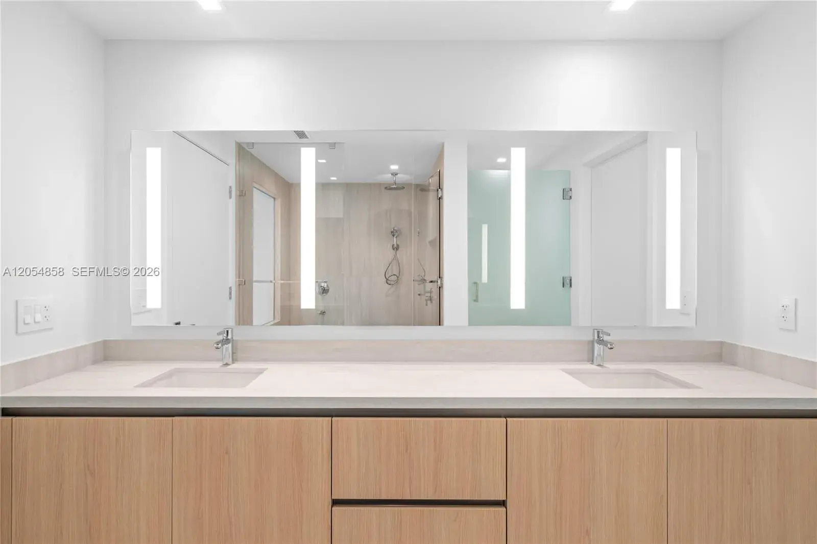 2411 Laguna Circle # 1604, North Miami FL 33181