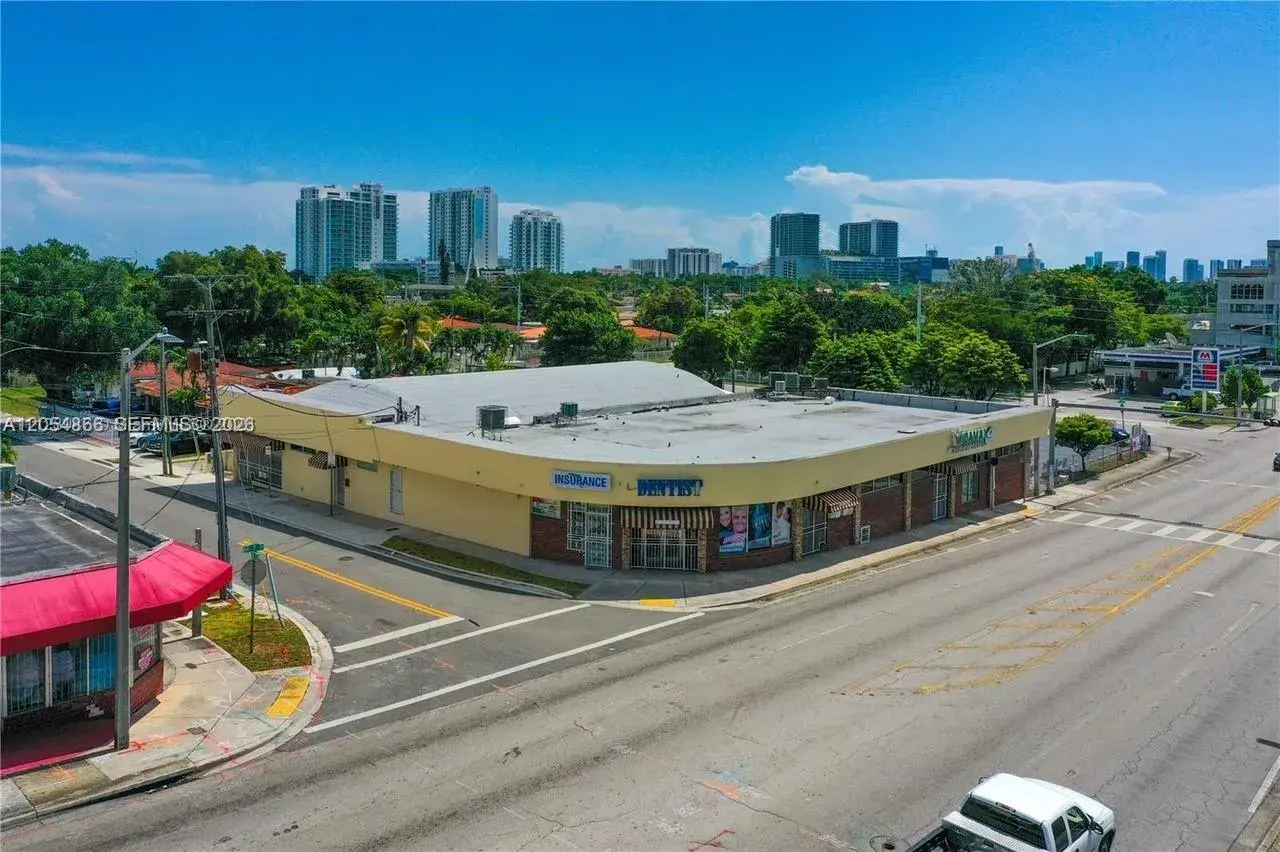 721 NW 21st Ct, Miami FL 33125