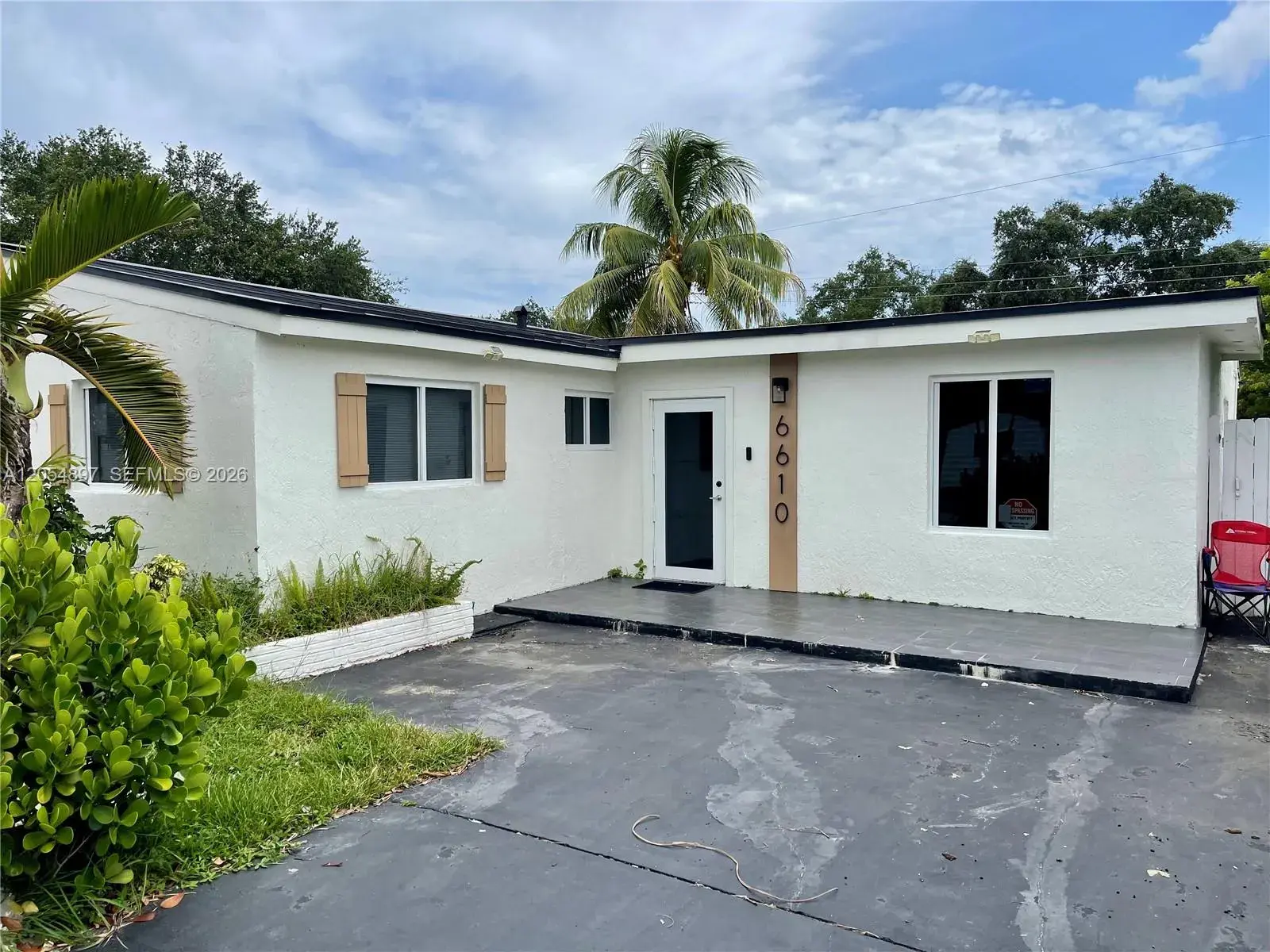 4 bedroom 2 bath Residential Lease for rent at 6610 Cody St, Hollywood FL 33024