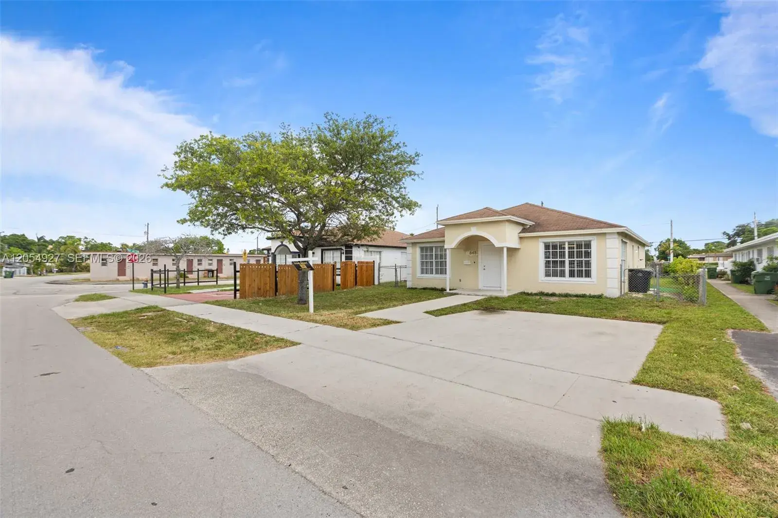 841 NW 10th St, Hallandale Beach FL 33009