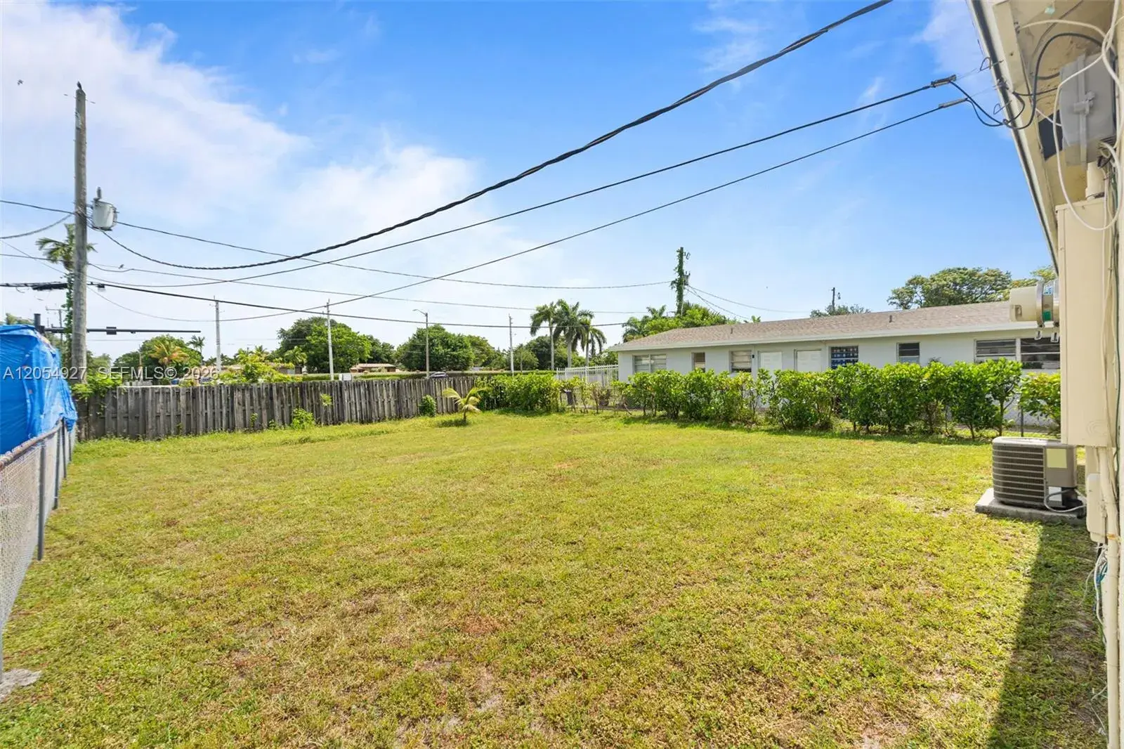 841 NW 10th St, Hallandale Beach FL 33009