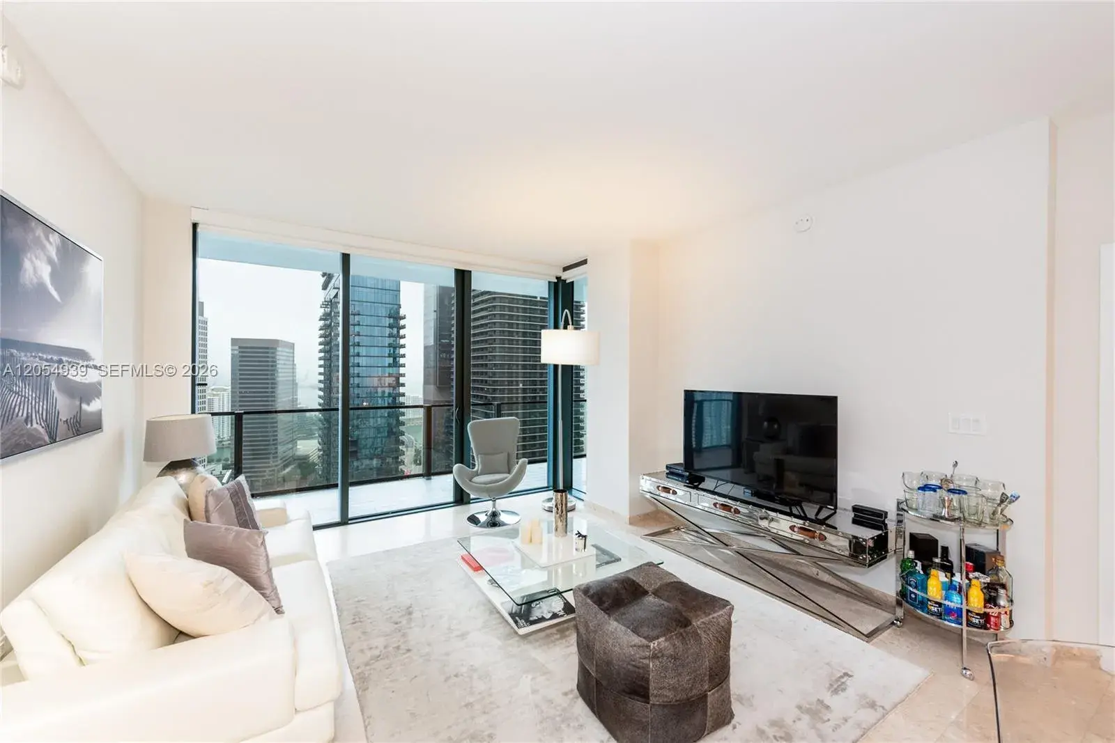 2 bedroom 2 bath Residential for sale at 88 SW 7th St # 3005, Miami FL 33130