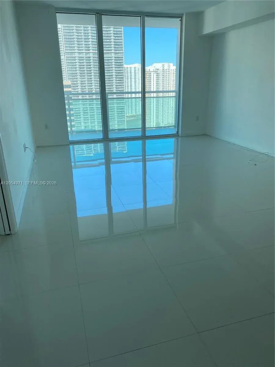 950 Brickell Bay Dr # 3208, Miami FL 33131